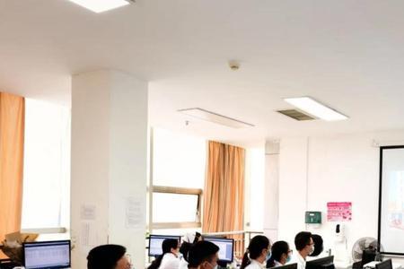 贵州省人民医院星期天上班吗