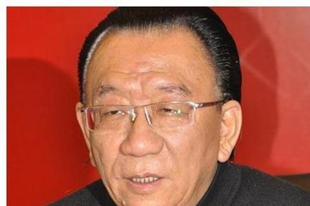 侯耀文和侯耀华什么矛盾