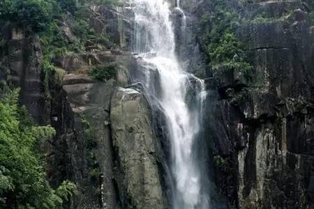 重山叠水什么意思