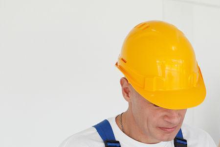 工地班组长跟工人同吃同住吗