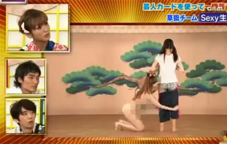 女生把手放裤兜里有什么