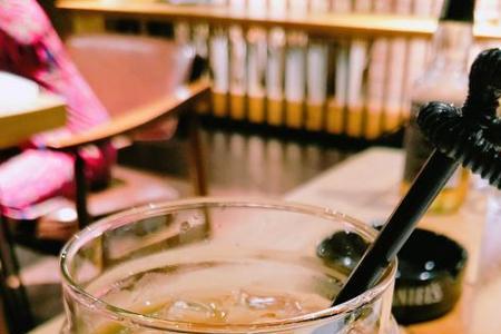 伏小桃蜜桃乌龙茶顶是什么奶油