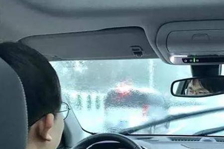路易先锋行车记录仪怎么调节