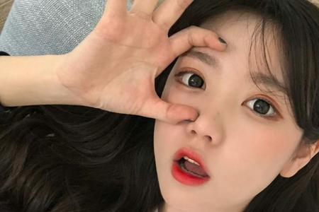女生夸自己闺蜜漂亮怎么回
