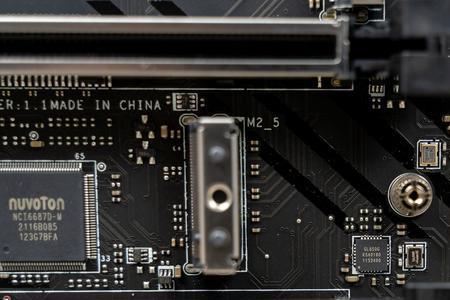 微星z690主板sata固态不识别