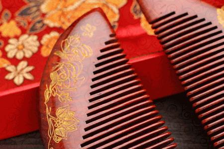 婆婆送儿媳妇什么订婚礼物好