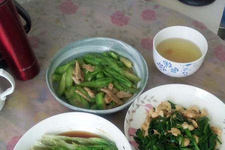 三个菜为什么不能摆成一行