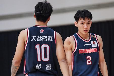 易建联徐杰什么关系