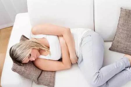 女孩子大姨妈一直不来怎么关心