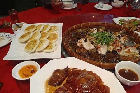 春节去同事家吃饭需要带的什么