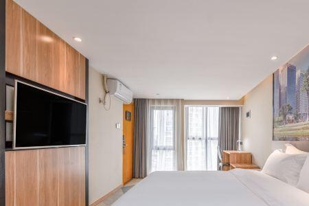 贵阳北站附近有住宿吗