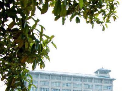 武汉东湖光电学校多大