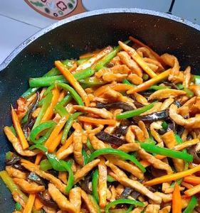 青椒鱼香肉丝做法