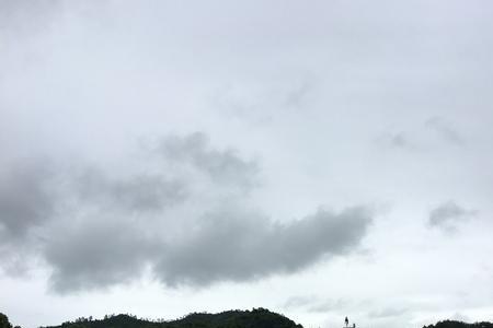 绿水依依绕山畔的下一句