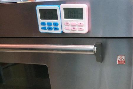 蛋糕房烤箱要烤多少