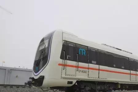 地铁的轨道有电么是动力电么