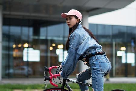 公路自行车手放哪里