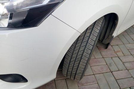 停马路牙子后感觉车身不稳