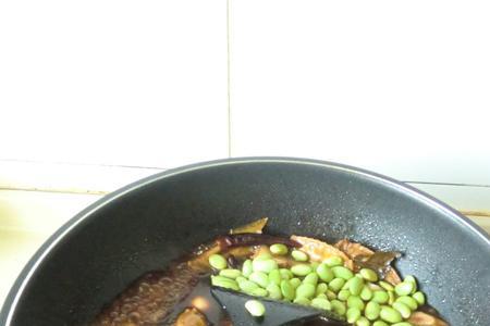 秋刀鱼烧毛豆的做法