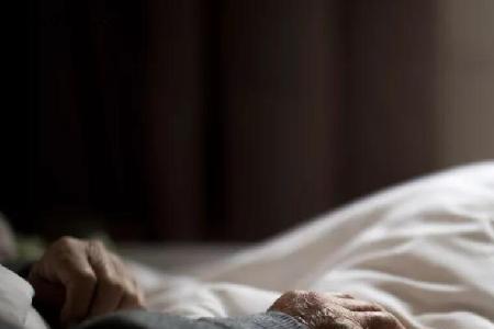 人死后周年是按什么时间算的