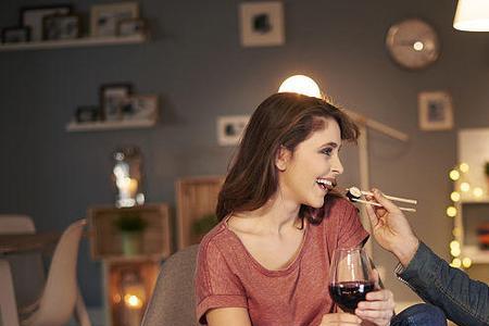和女生约会每次都要等几个小时