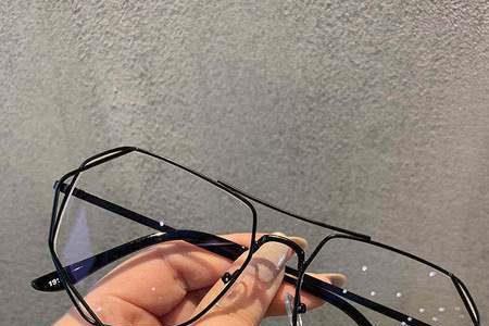 金属镜架适合新乐学吗