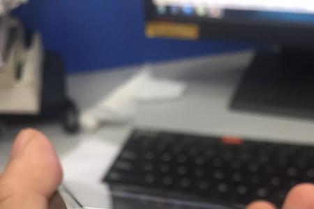 iphone被踩了一脚会变形吗