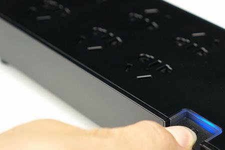 usb出现电涌开不了机15秒自动关闭