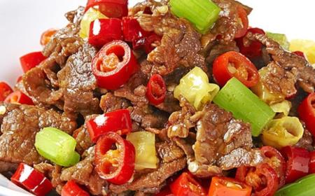 炒牛肉跟小炒黄牛肉的区别