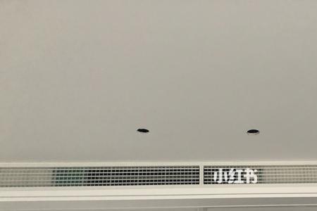 空调出风口没有阻尼感