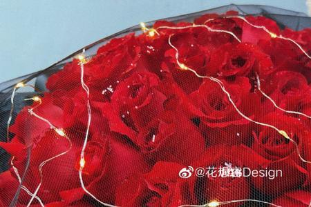 订婚给女方父母买什么花