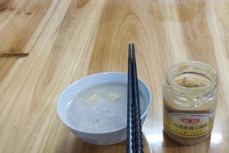 早上吃早餐筷子断了是什么意思