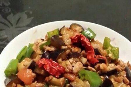 青椒炒茄子丁怎么切