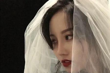 初恋情人结婚悲伤文案