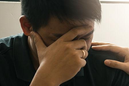 妈妈去医院检查了怎么安慰他