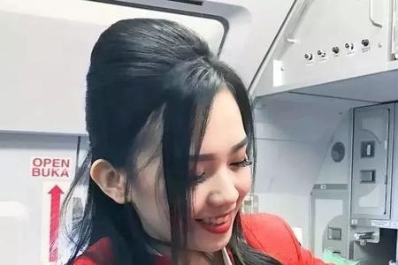 空客32a怎么和空姐坐一起