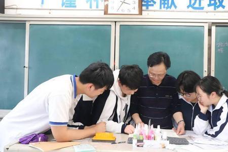 望城一中是寄宿学校吗
