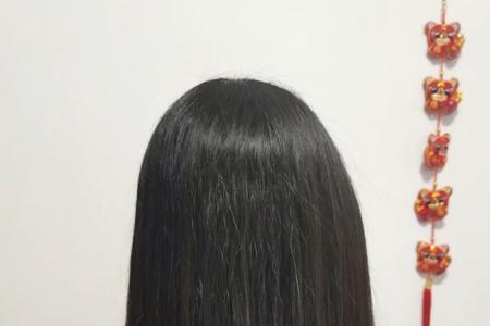 自然卷拉直后会特别贴吗