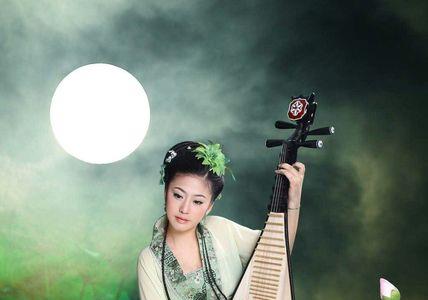 赞美女性眉清目秀的诗词