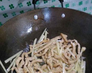 三线肉炒仔姜做法
