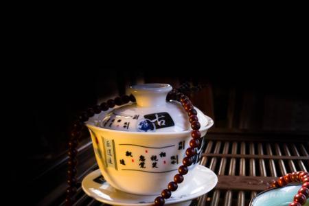 一茶一世界一壶一人生意思