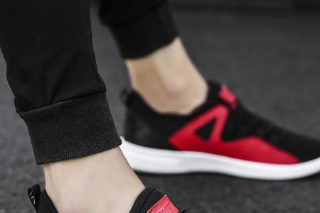40岁男人穿什么颜色的休闲鞋