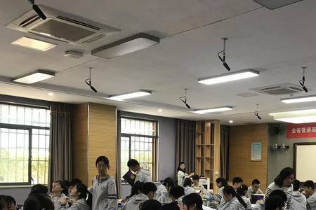 高中学校有几门外语课