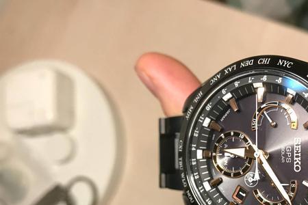 精工光动能表怎么自动调整时间