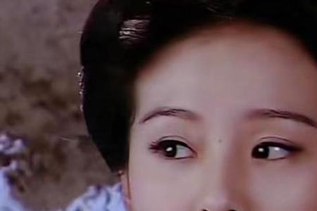 右眉下有痣的女演员
