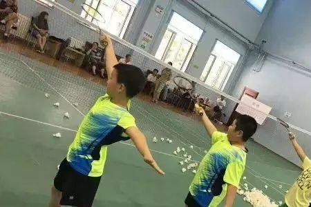 学习羽毛球一定要在室内吗