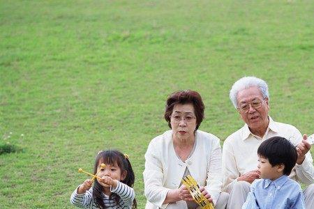 孙子把妈妈的爸爸叫啥