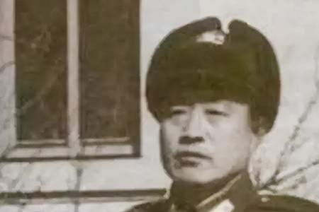 邱清泉为什么救黄百韬