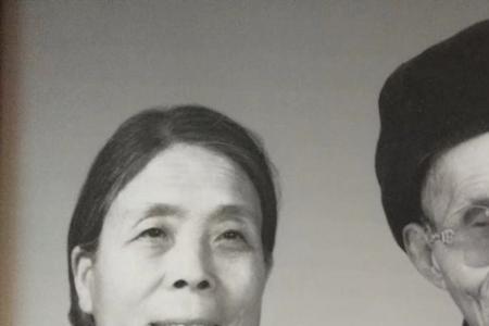 母亲还健在父亲遗像放哪里