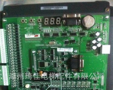 默纳克系统电梯开门电梯不动